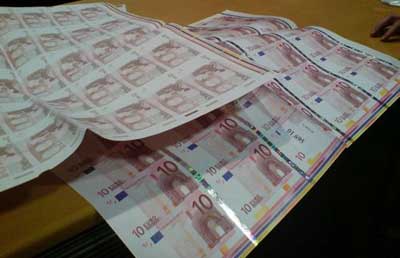 Was verdienen Bestatter was verdient ein bestatter: Viele Banknoten Euro